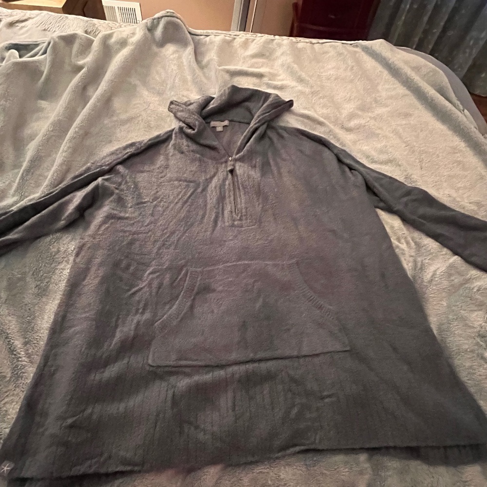 Sweater - Picture 1 of 1